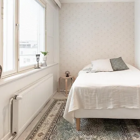 Апартаменты Spacious 5th Floor One-bedroom *